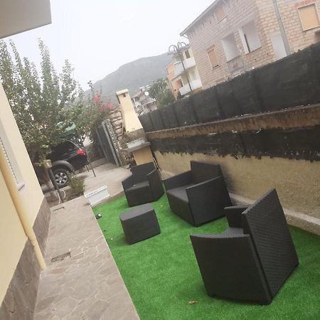 Le Camelie Appartamento Bosa Luaran gambar